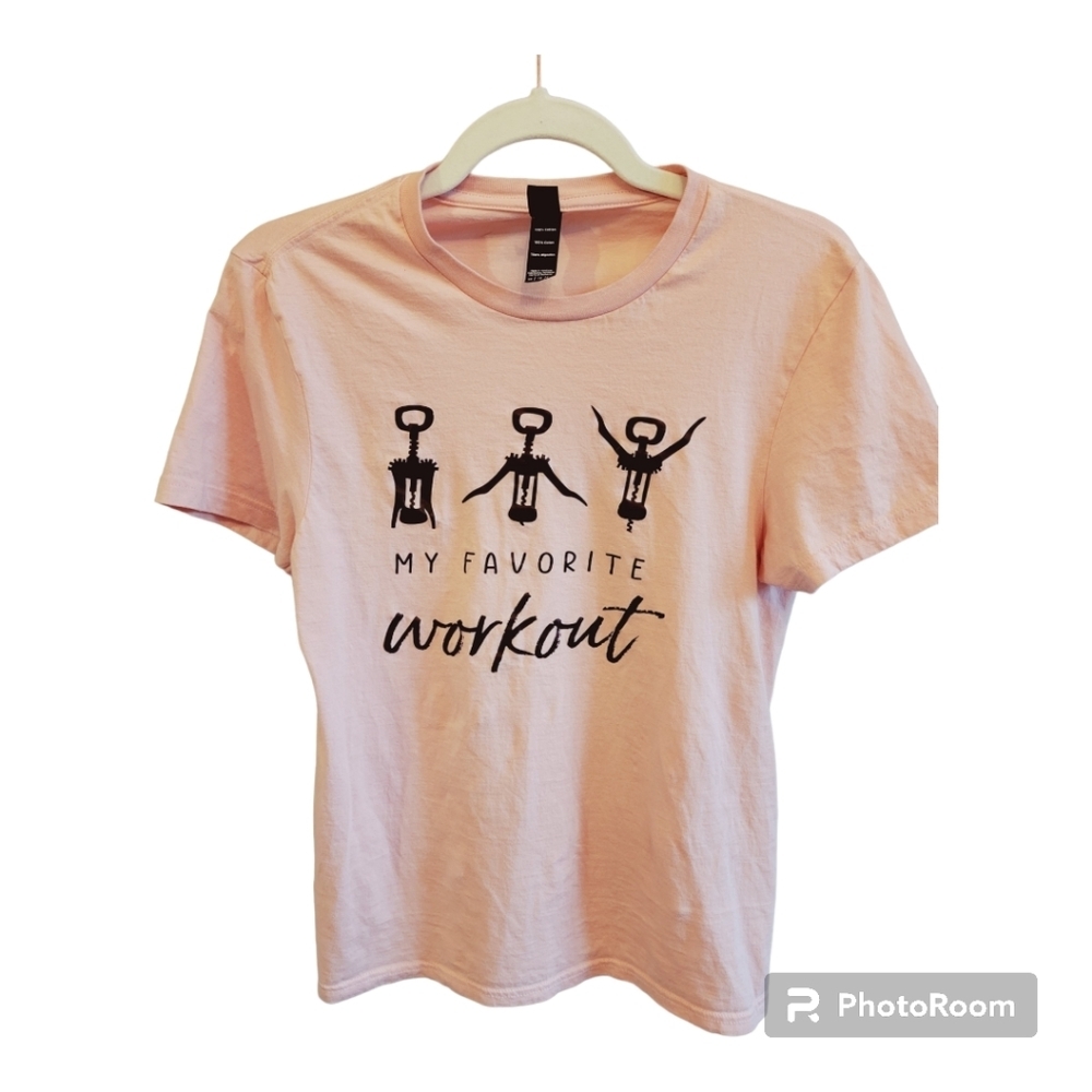 DISTRICT My Favorite Workout T-shirt - Picture 2 of 8